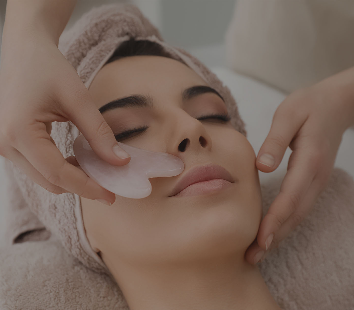 https://permanentmakeupandskinclinic.com/wp-content/uploads/2024/03/skin-sculpting.jpg